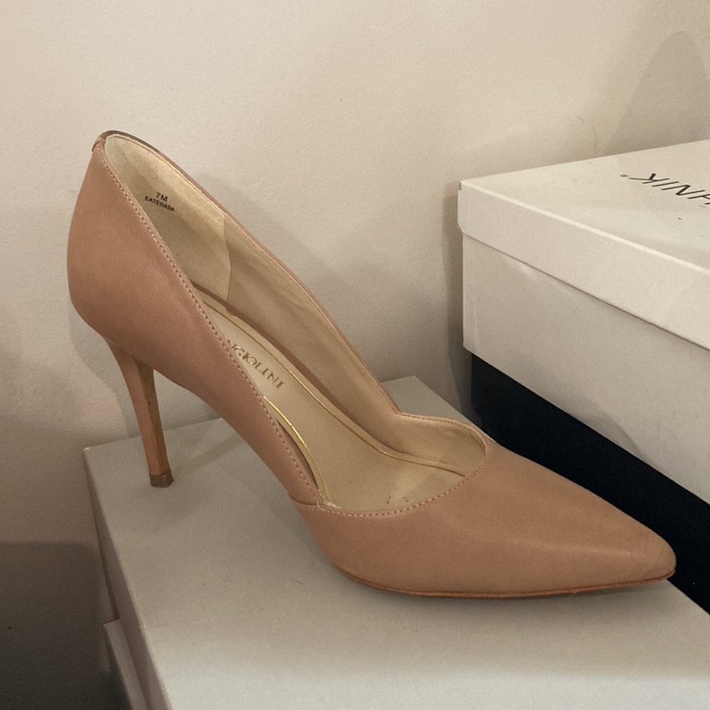 Enzo Angiolini Nude Leather Pointed Toe Pumps - size 7